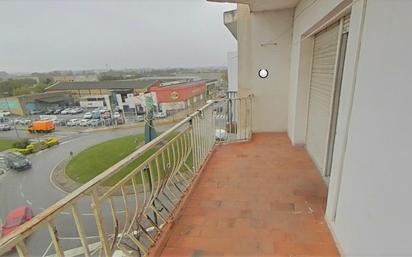 Vista exterior de Pis en venda en Figueres amb Terrassa