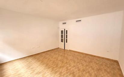 Flat for sale in Ceutí