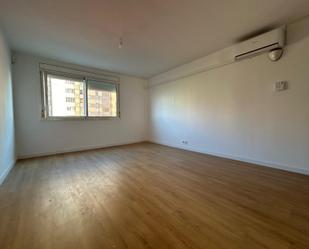Bedroom of Flat to rent in L'Hospitalet de Llobregat  with Air Conditioner