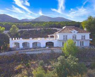 Vista exterior de Casa o xalet en venda en Alhaurín El Grande amb Terrassa i Piscina