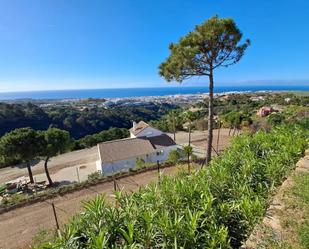 Exterior view of House or chalet for sale in Estepona  with Terrace