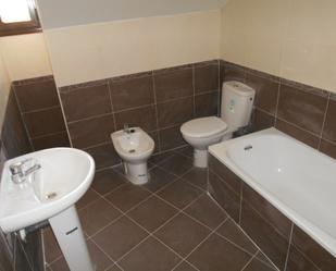 Bathroom of Flat for sale in Fuentelencina