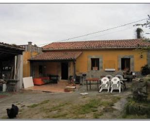 Exterior view of House or chalet for sale in Llanes