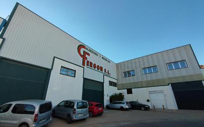Vista exterior de Nau industrial en venda en Viator