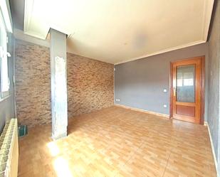 Sala d'estar de Pis en venda en Alba de Tormes amb Balcó
