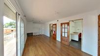 Sala d'estar de Casa adosada en venda en Montgat amb Balcó