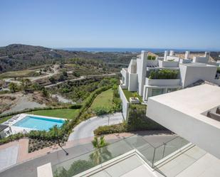 Exterior view of Apartment for sale in Benahavís  with Air Conditioner and Swimming Pool
