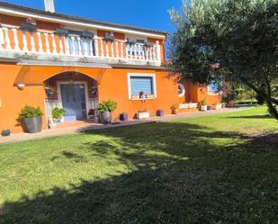 Vista exterior de Casa o xalet en venda en Fresno de Río Tirón amb Terrassa i Piscina