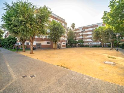 Exterior view of Flat for sale in  Sevilla Capital  with Terrace