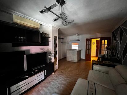 Living room of Flat for sale in  Sevilla Capital  with Terrace