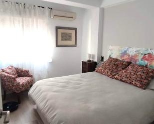 Bedroom of Flat for sale in  Sevilla Capital  with Air Conditioner and Terrace