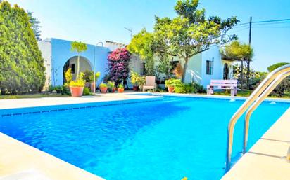 Swimming pool of House or chalet for sale in Chiclana de la Frontera