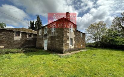 Casas e apartamentos à venda em Outeiro de Rei, Lugo, Espanha