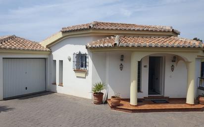 Vista exterior de Casa o xalet en venda en Mijas amb Aire condicionat i Piscina