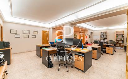 Offices for sale at Hospital Universitario Santa Cristina, Madrid | fotocasa