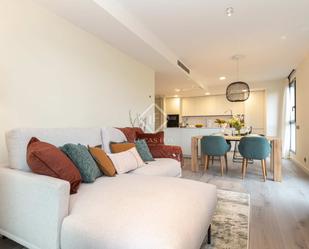 Sala d'estar de Pis de lloguer en Esplugues de Llobregat amb Aire condicionat, Terrassa i Piscina