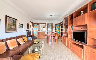 Sala d'estar de Pis en venda en Badalona amb Balcó