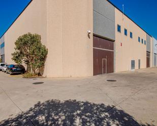 Vista exterior de Nau industrial en venda en Figueres