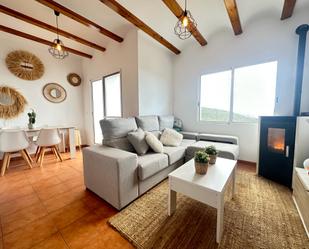Sala d'estar de Casa adosada en venda en Ador amb Piscina