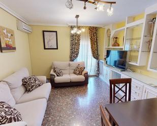 Sala d'estar de Dúplex en venda en Torre del Campo amb Aire condicionat
