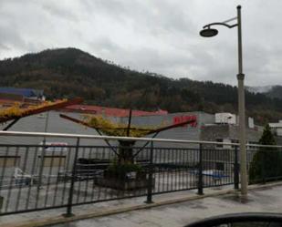 Vista exterior de Nau industrial en venda en Eibar