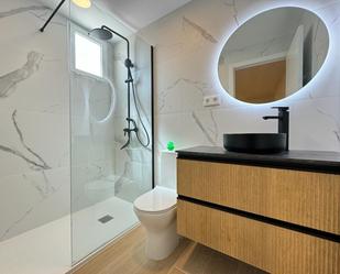 Bathroom of Flat to rent in Elche / Elx