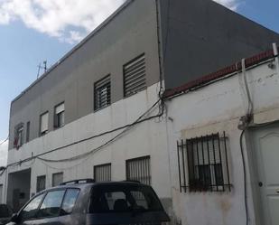 Garage for sale in Aurora, San Isidro - Campohermoso