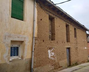 Casa adosada en venda a Corredera, Grajal de Campos