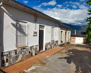 Exterior view of House or chalet for sale in Molinaseca