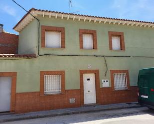 Vista exterior de Casa adosada en venda en La Puebla de Almoradiel