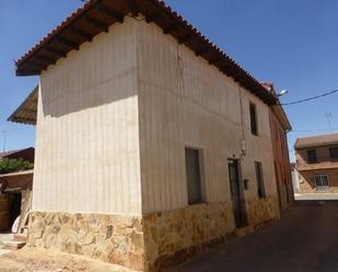 Exterior view of House or chalet for sale in Manganeses de la Polvorosa