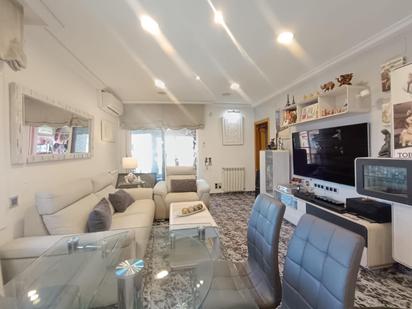 Sala d'estar de Apartament en venda en Sant Pere de Ribes amb Aire condicionat i Terrassa