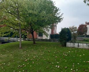 Vista exterior de Pis de lloguer en Santa Cruz de Bezana amb Piscina