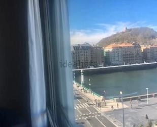 Vista exterior de Pis en venda en Donostia - San Sebastián  amb Calefacció, Terrassa i Forn