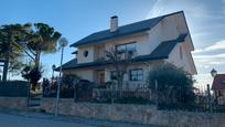 Exterior view of House or chalet for sale in Aranjuez  with Terrace and Swimming Pool