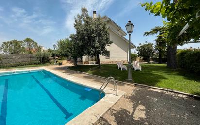 Swimming pool of House or chalet for sale in Aranjuez  with Terrace and Swimming Pool
