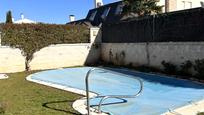Piscina de Casa adosada en venda en Aranjuez amb Aire condicionat, Terrassa i Piscina