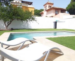 Jardí de Casa o xalet de lloguer en Chiclana de la Frontera amb Aire condicionat, Terrassa i Piscina