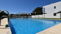 Piscina de Casa adosada en venda en Chiclana de la Frontera amb Terrassa i Balcó