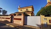 Exterior view of House or chalet for sale in Chiclana de la Frontera  with Heating, Private garden and Parquet flooring