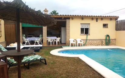 Piscina de Casa o xalet en venda en Chiclana de la Frontera amb Aire condicionat i Piscina