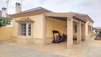 Vista exterior de Casa o xalet en venda en Chiclana de la Frontera amb Aire condicionat i Piscina