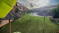 Jardí de Casa adosada en venda en Chiclana de la Frontera amb Aire condicionat, Terrassa i Traster