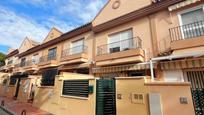 Vista exterior de Casa adosada en venda en Chiclana de la Frontera amb Aire condicionat, Terrassa i Traster