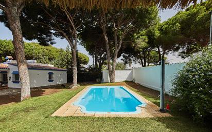 Piscina de Casa o xalet en venda en Chiclana de la Frontera amb Calefacció, Jardí privat i Traster