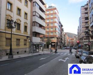 Vista exterior de Terreny en venda en Oviedo 