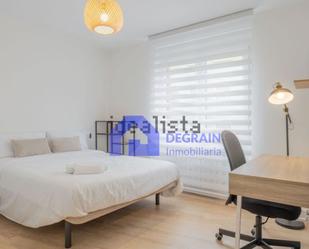 Bedroom of Flat to rent in Oviedo 