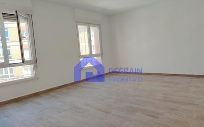 Bedroom of Flat for sale in Oviedo 