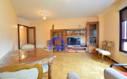 Living room of Flat for sale in Oviedo 