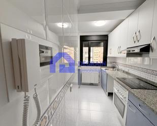 Kitchen of Flat to rent in Oviedo 